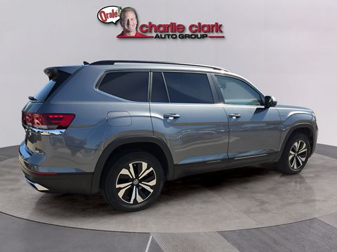 Used 2024 Volkswagen Atlas SE FWD image 6