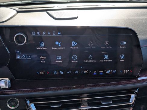 Used 2024 Chevrolet Traverse RS w/ LPO, Floor Liner Package AWD/4WD image 34