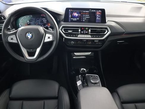 Used 2024 BMW X3 xDrive30i AWD/4WD image 2