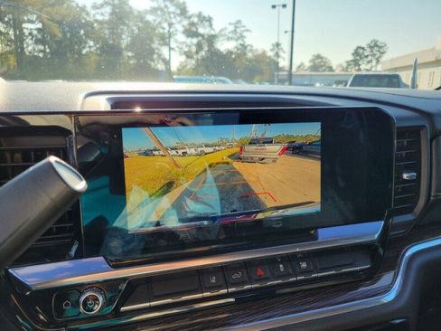 Used 2024 GMC Sierra 2500 SLE w/ SLE Convenience Package image 24