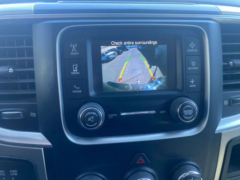 Used 2018 RAM 2500 SLT AWD/4WD image 16