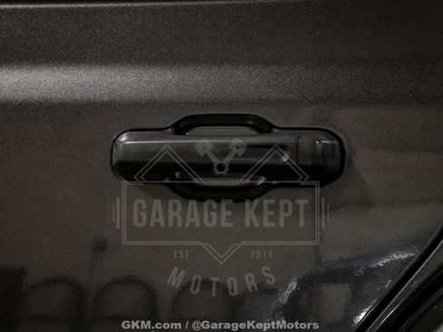 Used 2018 Jeep Wrangler Unlimited Sahara AWD/4WD image 43