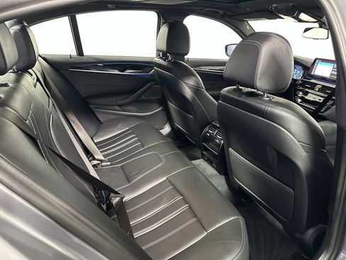 Used 2023 BMW 530e xDrive w/ Premium Package image 34