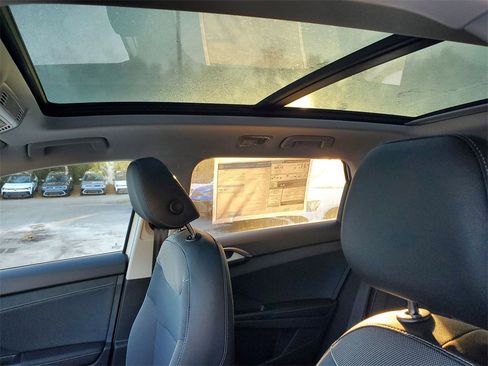 New 2025 Volkswagen Taos SE image 8