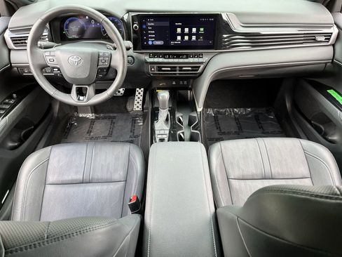 Used 2025 Toyota Camry XSE w/ Premium Package FWD image 8