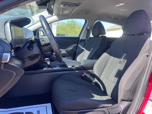 Used 2023 Hyundai Elantra SEL w/ Convenience Package FWD image 15