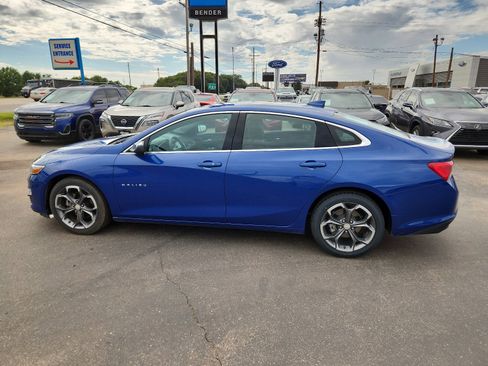 Used 2023 Chevrolet Malibu LT image 2