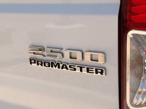 Used 2025 RAM ProMaster 2500 w/ Convenience Group FWD image 9