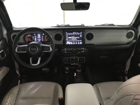 Used 2023 Jeep Wrangler Unlimited Sahara AWD/4WD image 18