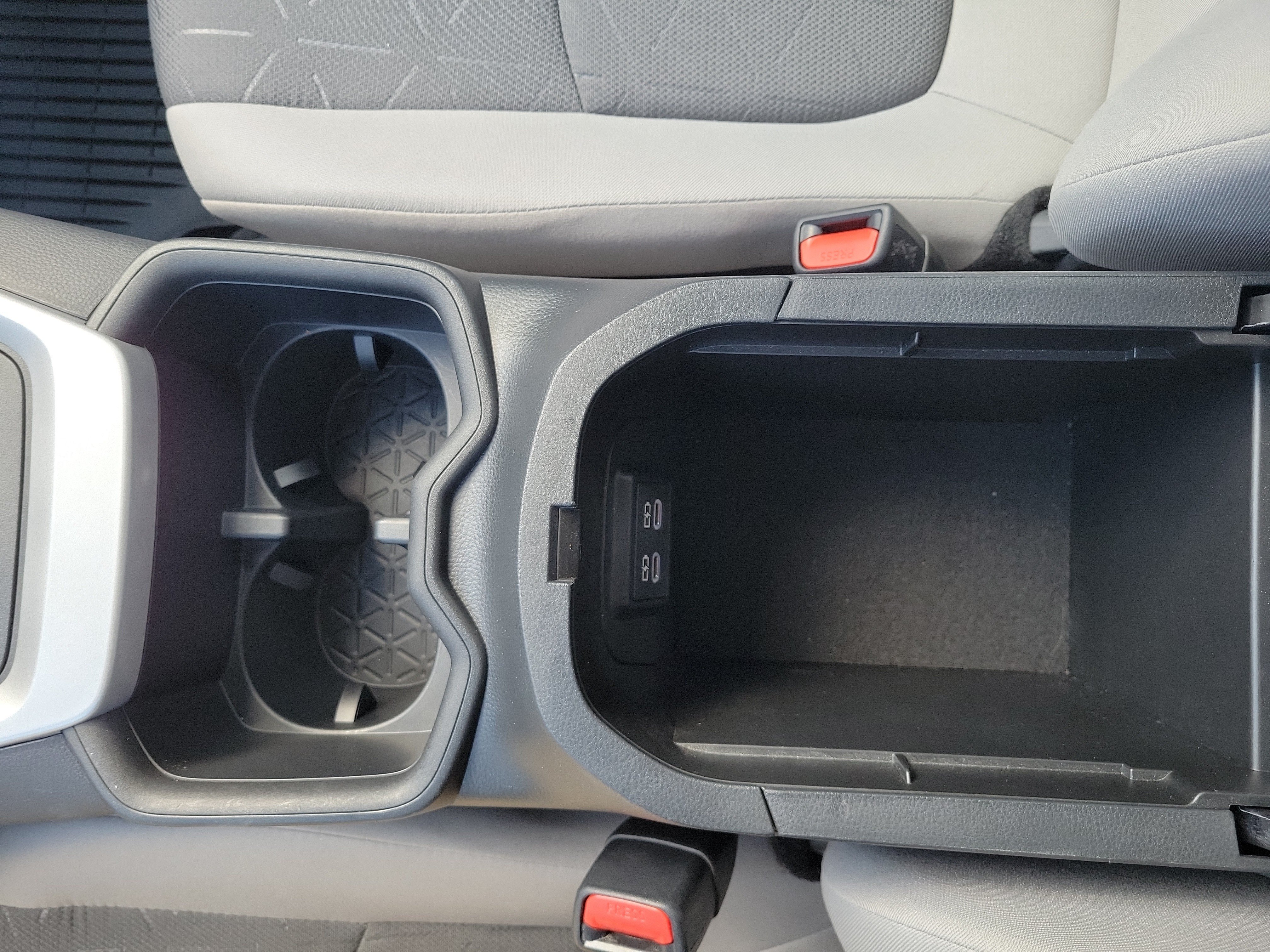 Used 2023 Toyota RAV4 XLE w/ Convenience Package FWD image 27