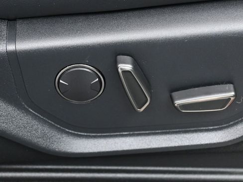 Used 2018 Ford F150 Raptor w/ Equipment Group 802A Luxury image 43