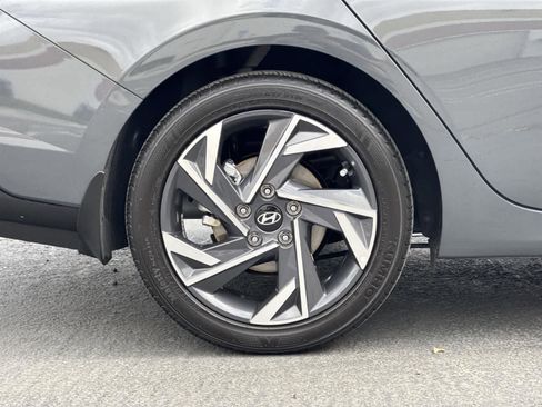 Certified 2025 Hyundai Elantra Sport image 40