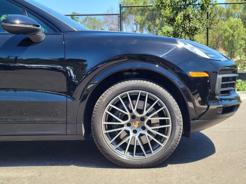 Certified 2023 Porsche Cayenne Coupe AWD/4WD image 11