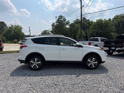 Used 2018 Toyota RAV4 XLE FWD image 6