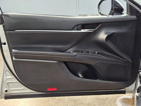 Used 2021 Toyota Camry LE image 20