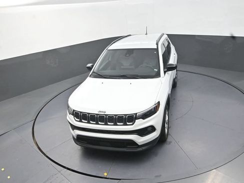 Used 2024 Jeep Compass Latitude AWD/4WD image 23