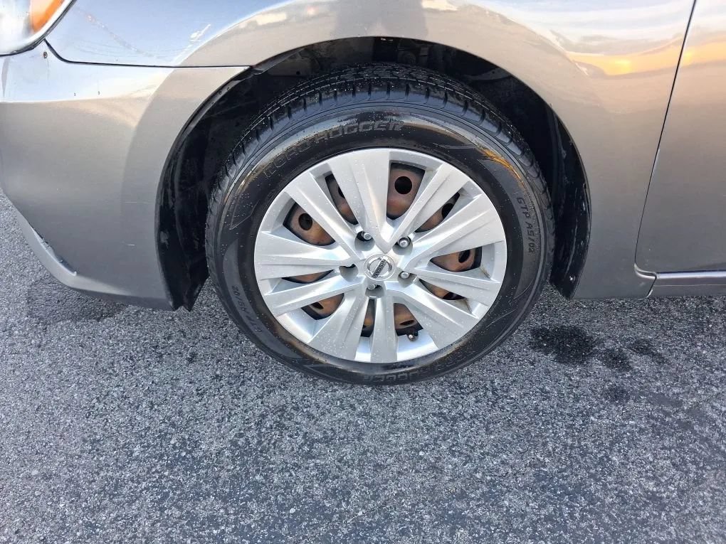 Used 2017 Nissan Sentra SV FWD image 9