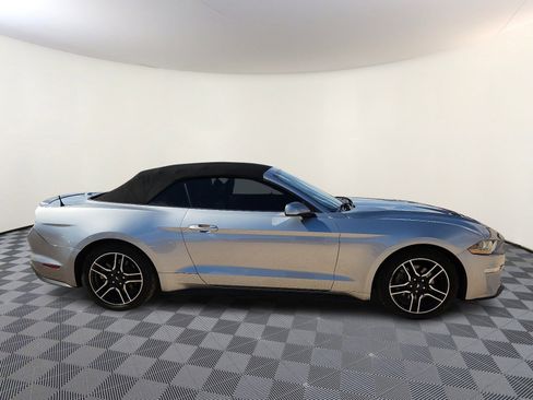 Used 2022 Ford Mustang Premium image 5