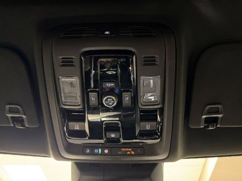 Used 2025 Cadillac Escalade ESV Sport w/ Touring Package image 39