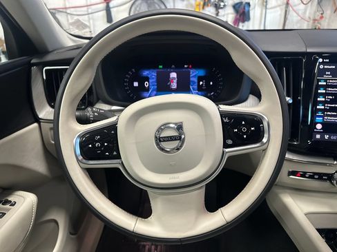 Used 2024 Volvo XC60 B5 Plus w/ Climate Package AWD/4WD image 21