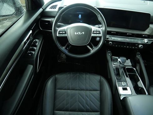 Used 2025 Kia Telluride AWD image 21