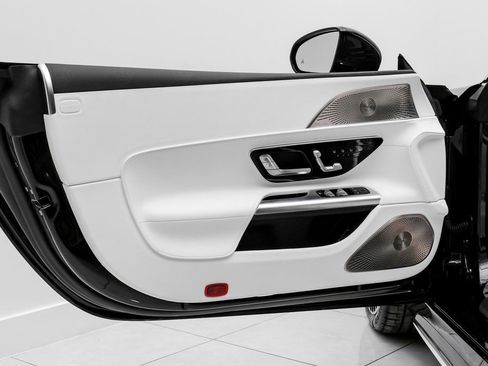 Used 2026 Mercedes-Benz Maybach SL 680 image 46