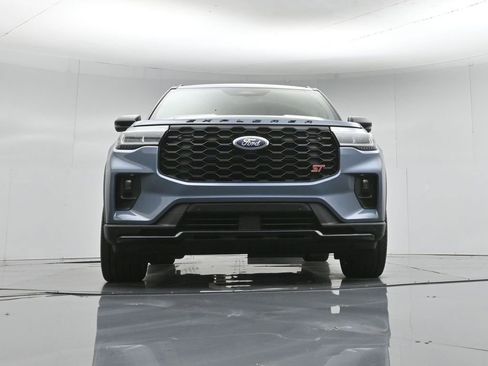 Used 2025 Ford Explorer ST image 48