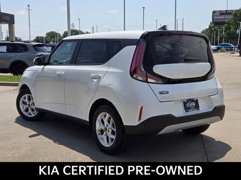 Certified 2025 Kia Soul LX w/ LX Technology Package FWD image 4