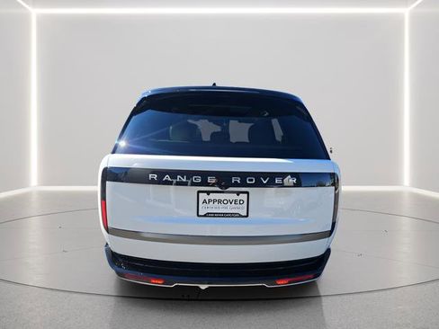 Certified 2025 Land Rover Range Rover SE image 4