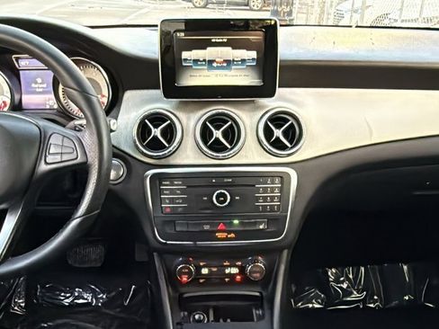 Used 2016 Mercedes-Benz CLA 250 image 24