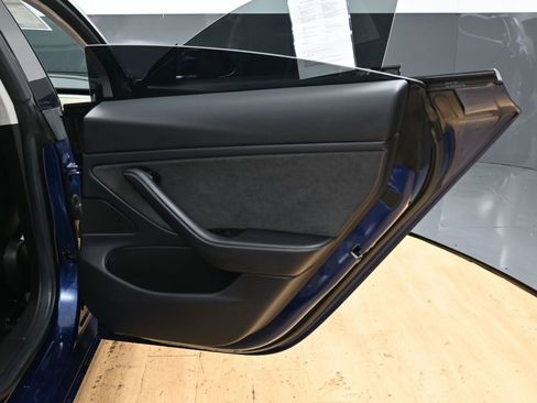 Used 2017 Tesla Model 3 Long Range image 41