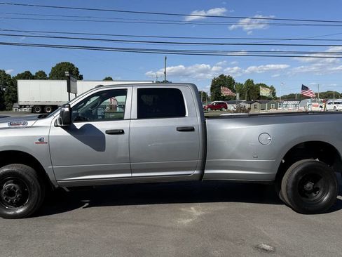 Used 2023 RAM 3500 Tradesman AWD/4WD image 4
