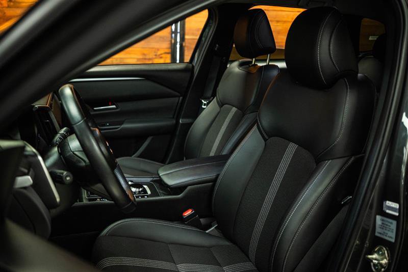 Used 2025 MAZDA CX-50 AWD 2.5 S w/ Select Package image 9