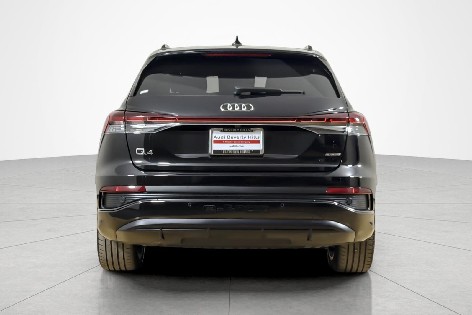 Certified 2024 Audi Q4 e-tron Prestige w/ Black Optic Package AWD/4WD image 4