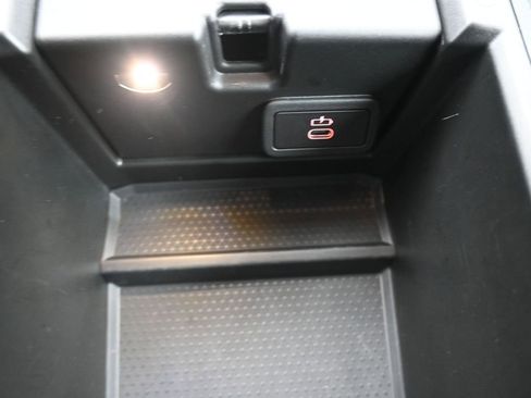 Used 2025 BMW 430i Coupe image 3