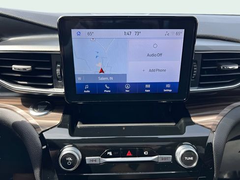 Used 2023 Ford Explorer Limited w/ Equipment Group 301A AWD/4WD image 29