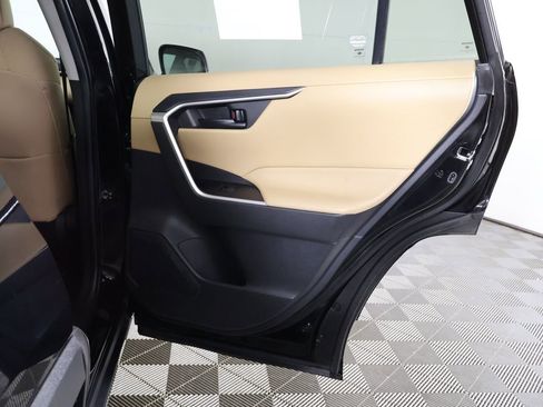 Used 2022 Toyota RAV4 LE AWD/4WD image 22