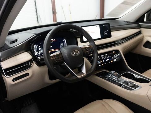Used 2023 INFINITI QX60 Luxe w/ Cargo Package FWD image 3