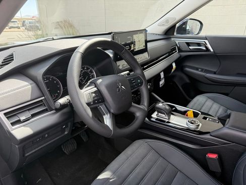 New 2026 Mitsubishi Outlander AWD image 20