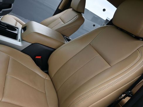 Used 2022 Ford F250 Lariat w/ Chrome Package image 9