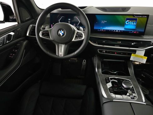 Used 2026 BMW X7 xDrive40i w/ M Sport Package AWD/4WD image 14