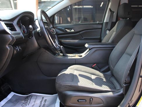 Used 2018 GMC Acadia SLE image 19