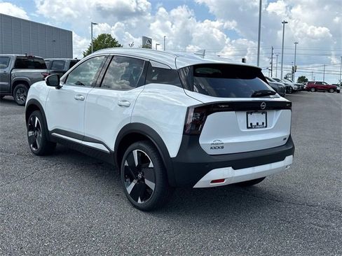 New 2025 Nissan Kicks SR image 6