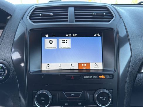 Used 2019 Ford Explorer XLT w/ Equipment Group 201A AWD/4WD image 19