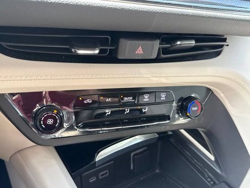 Used 2023 Buick Envision Preferred FWD image 15