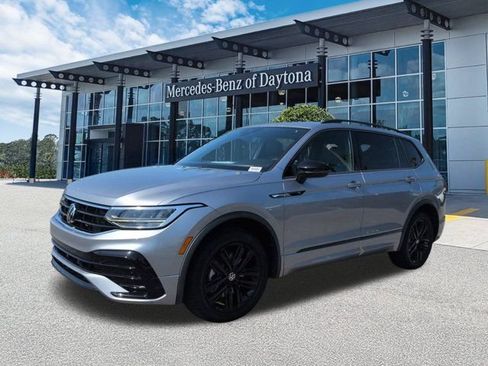 Used 2022 Volkswagen Tiguan SE R-Line FWD image 7