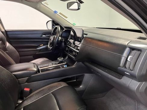 Used 2022 Nissan Pathfinder SL w/ SL Premium Package image 11