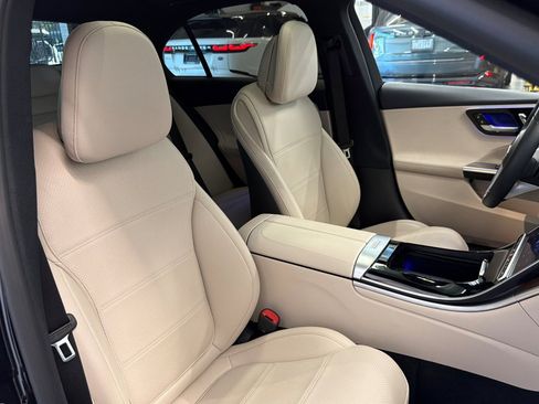 Used 2024 Mercedes-Benz C 300 Sedan w/ Exclusive Trim Package image 27