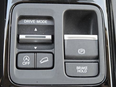 Used 2025 Honda Pilot Elite image 11