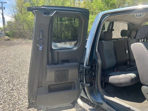 Used 2005 Nissan Titan XE AWD/4WD image 22